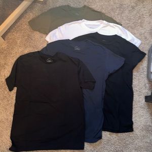 NWOT True Classic T Shirt Lot. Medium. Short Sleeve.